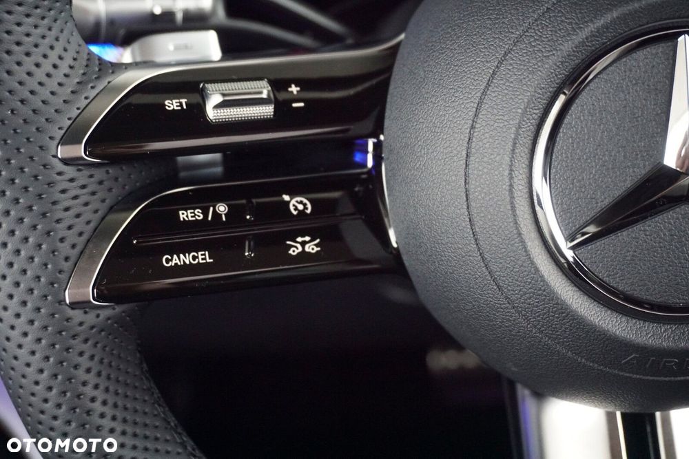 Mercedes-Benz GLB - 8