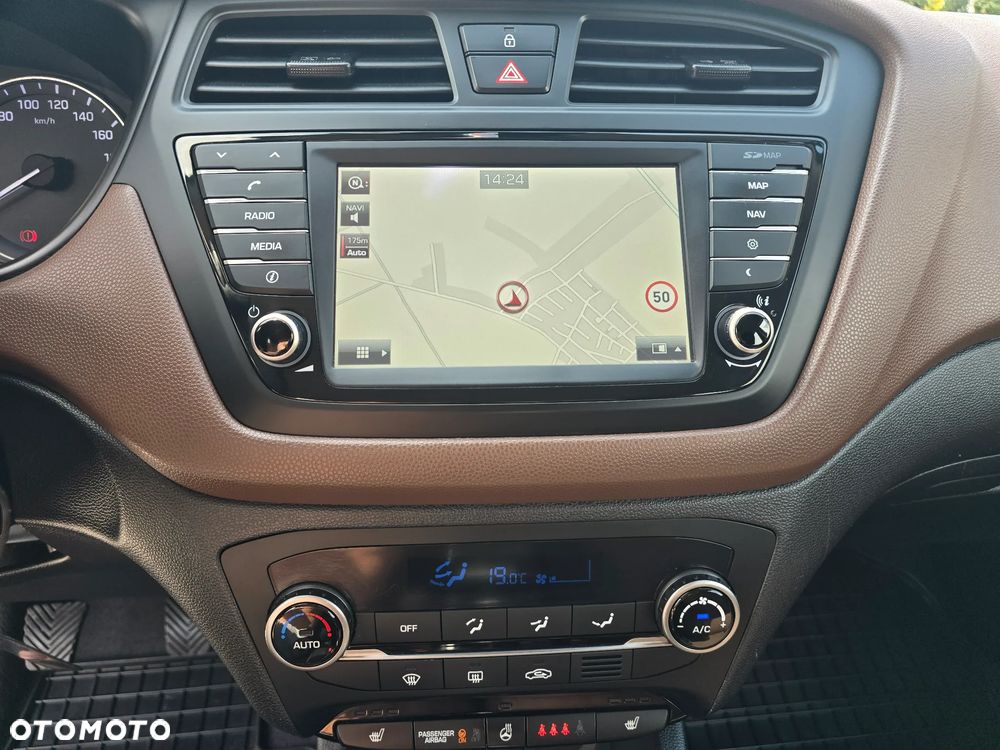 Hyundai i20 1.2 Fifa World Cup Edition - 35