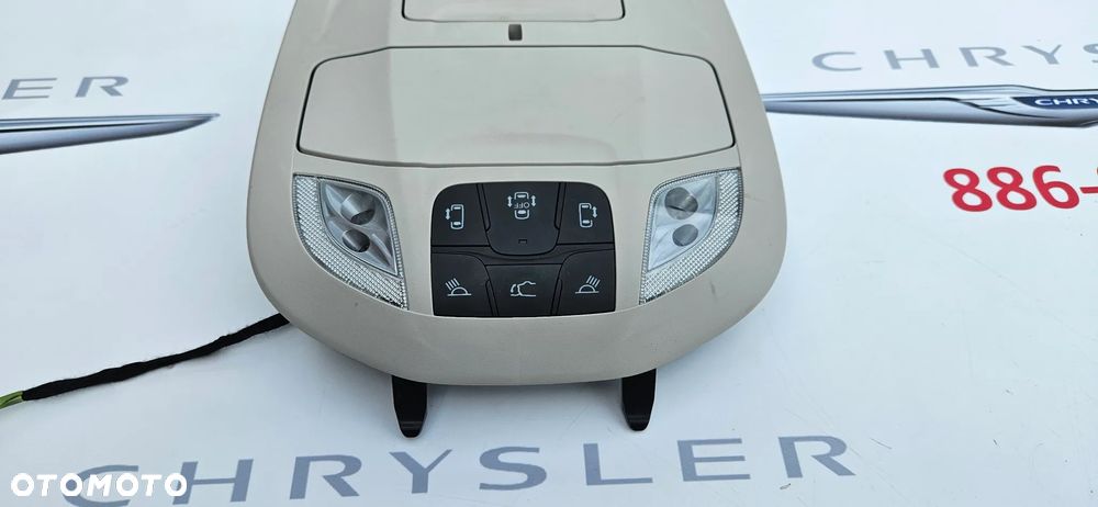 Chrysler Pacifica 2016- Oświetlenie kabiny Lampka podsufitki P5RK82PD2AH 5RK82PD2AH - 3