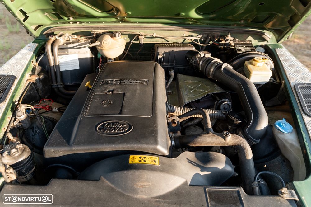 Land Rover Defender 110 2.5 TD5 Metal Top - 18