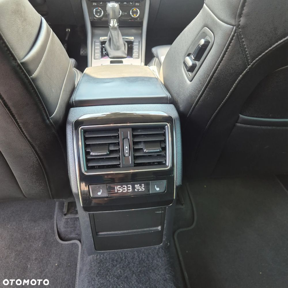 Skoda Superb 2.0 TDI DSG Active - 22