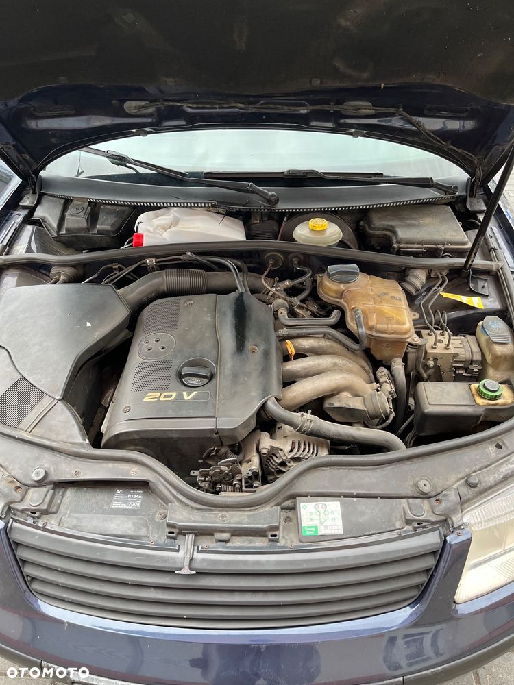 Volkswagen Passat 1.8 - 9