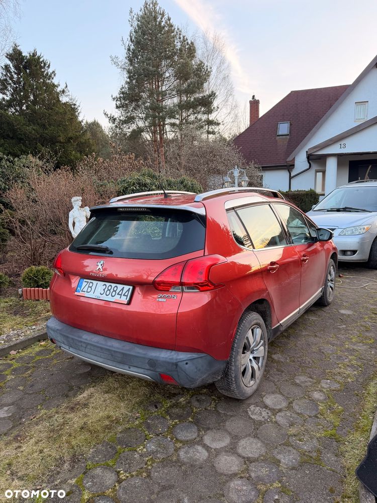 Peugeot 2008 1.2 Pure Tech Active S&S - 6