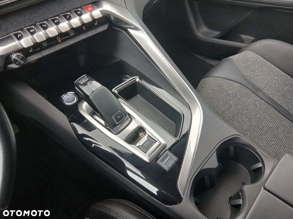 Peugeot 3008 1.2 PureTech Allure S&S EAT6 - 16