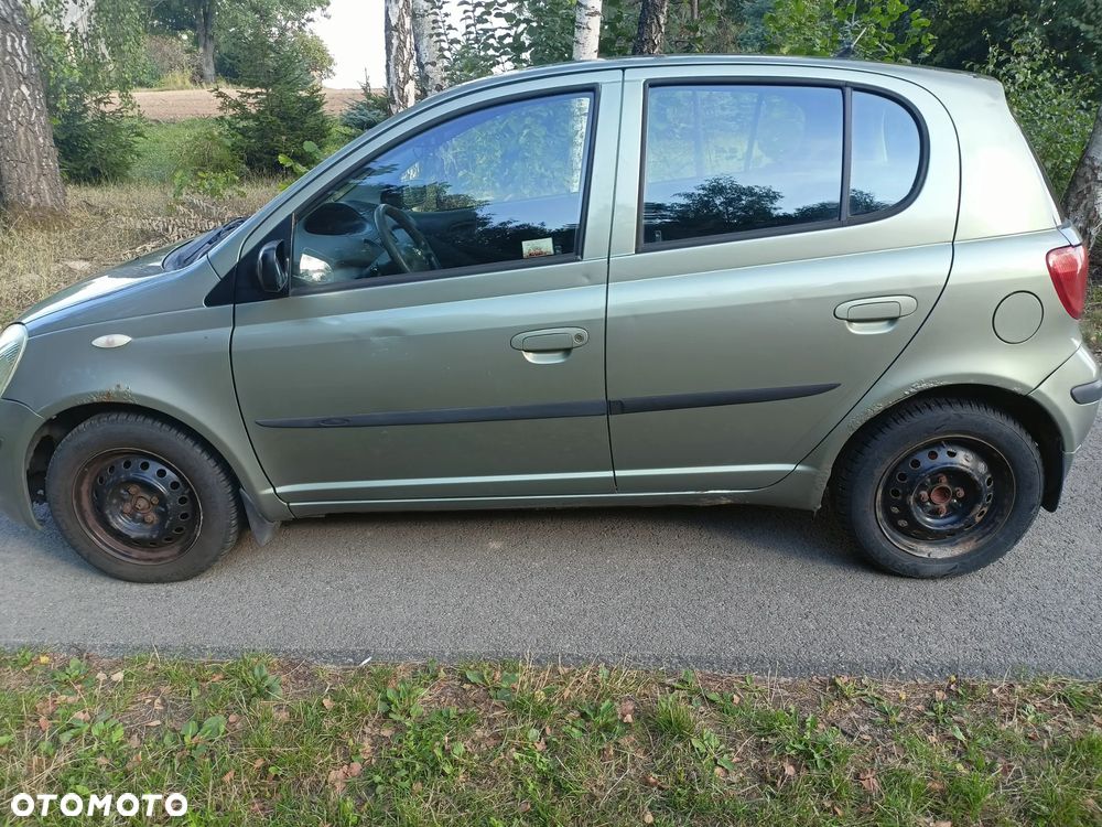 Toyota Yaris - 4