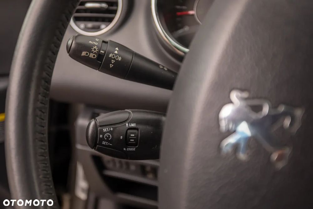 Peugeot 3008 120 VTi Tendance - 28