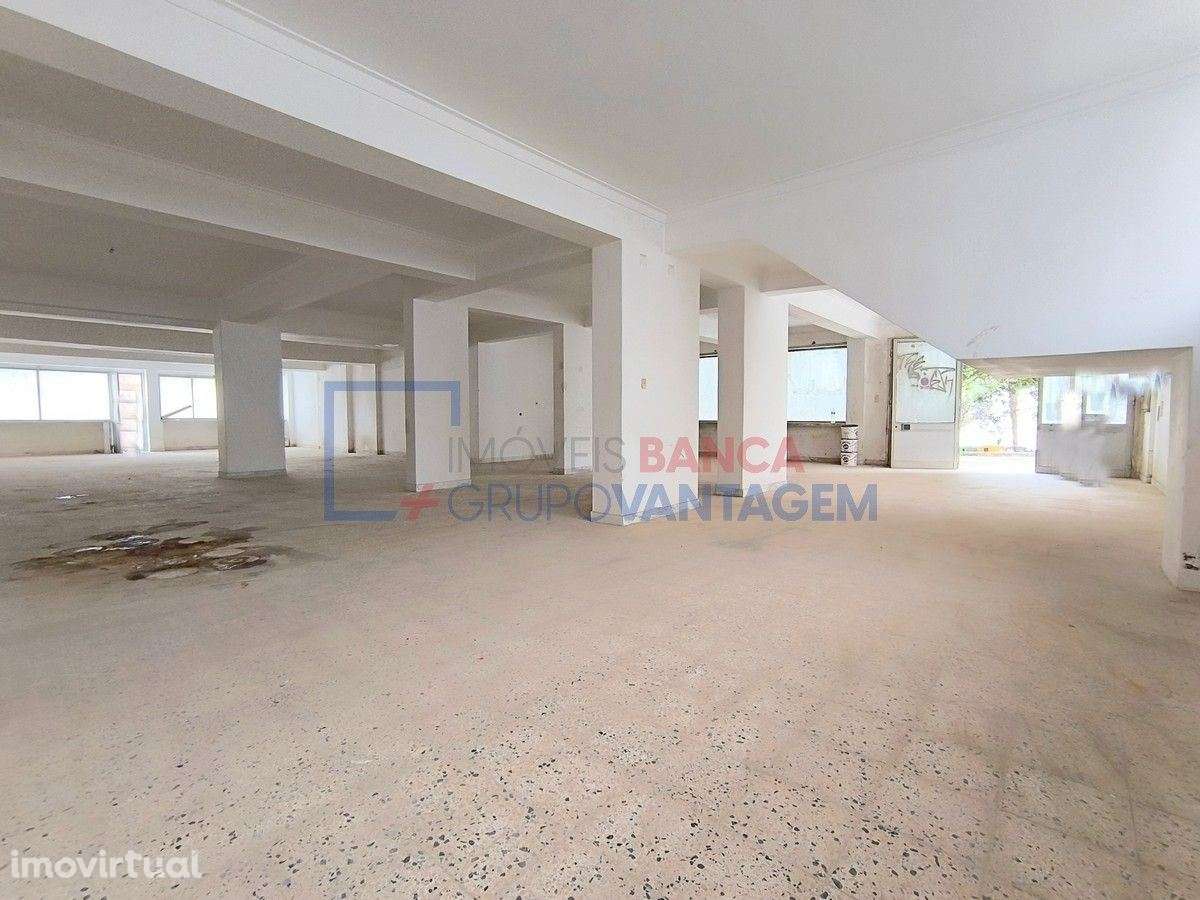 Loja 210m2 Cacém - Entrada para Carros - Grande imagem: 4/30