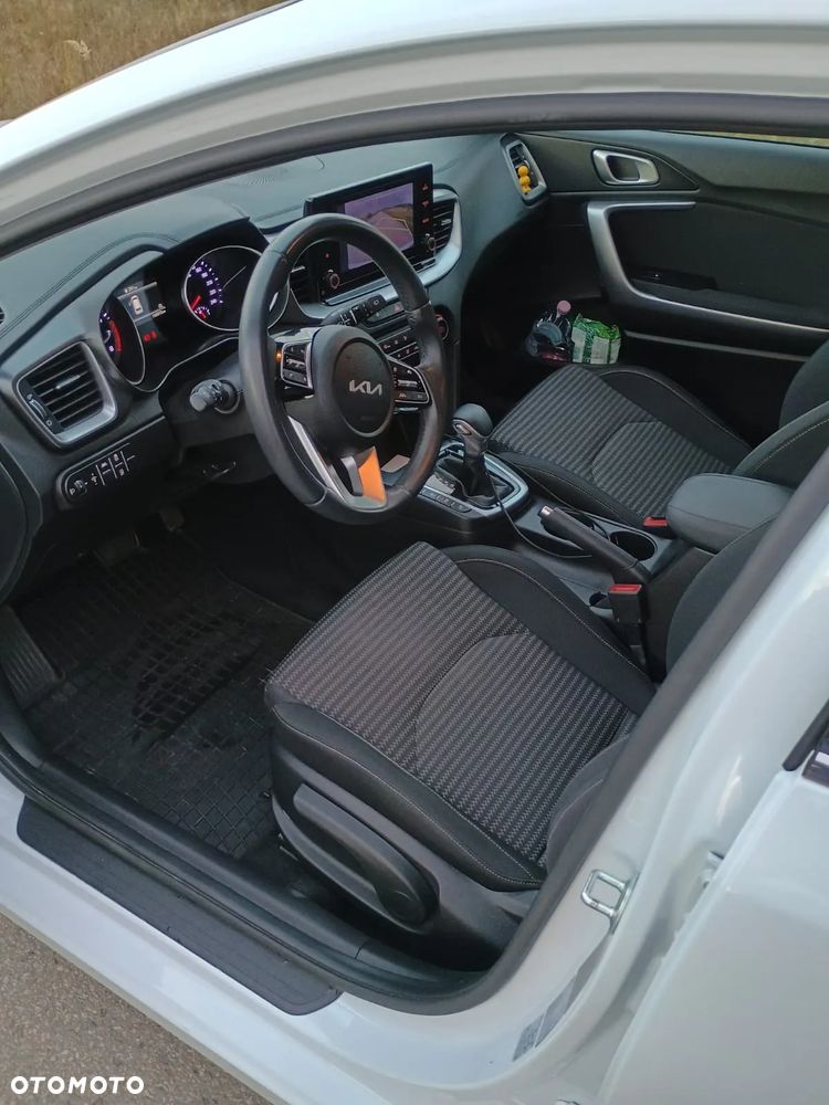 Kia Ceed - 13