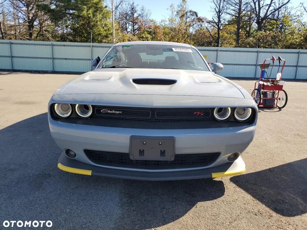 Dodge Challenger - 5