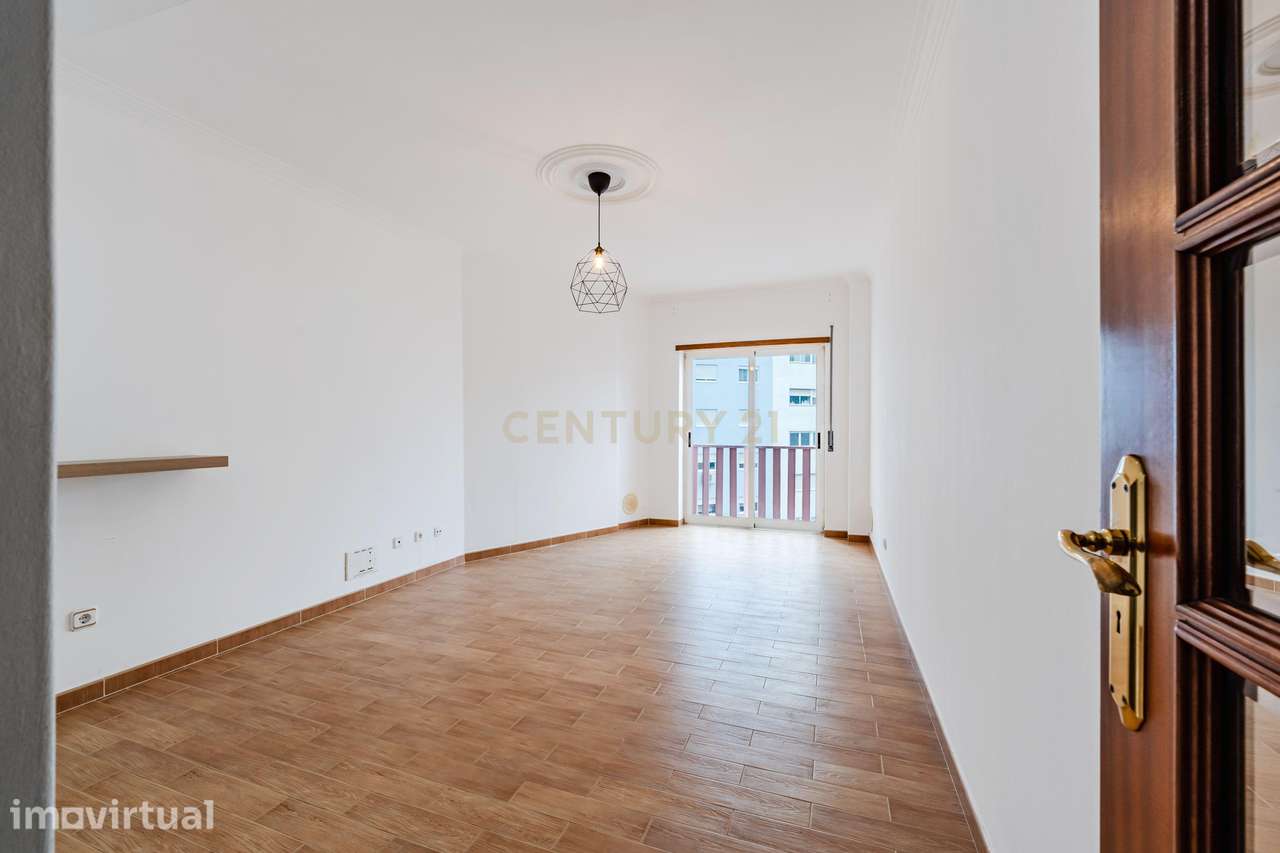 Apartamento T4 em Santa Marta do Pinhal - Grande imagem: 4/42