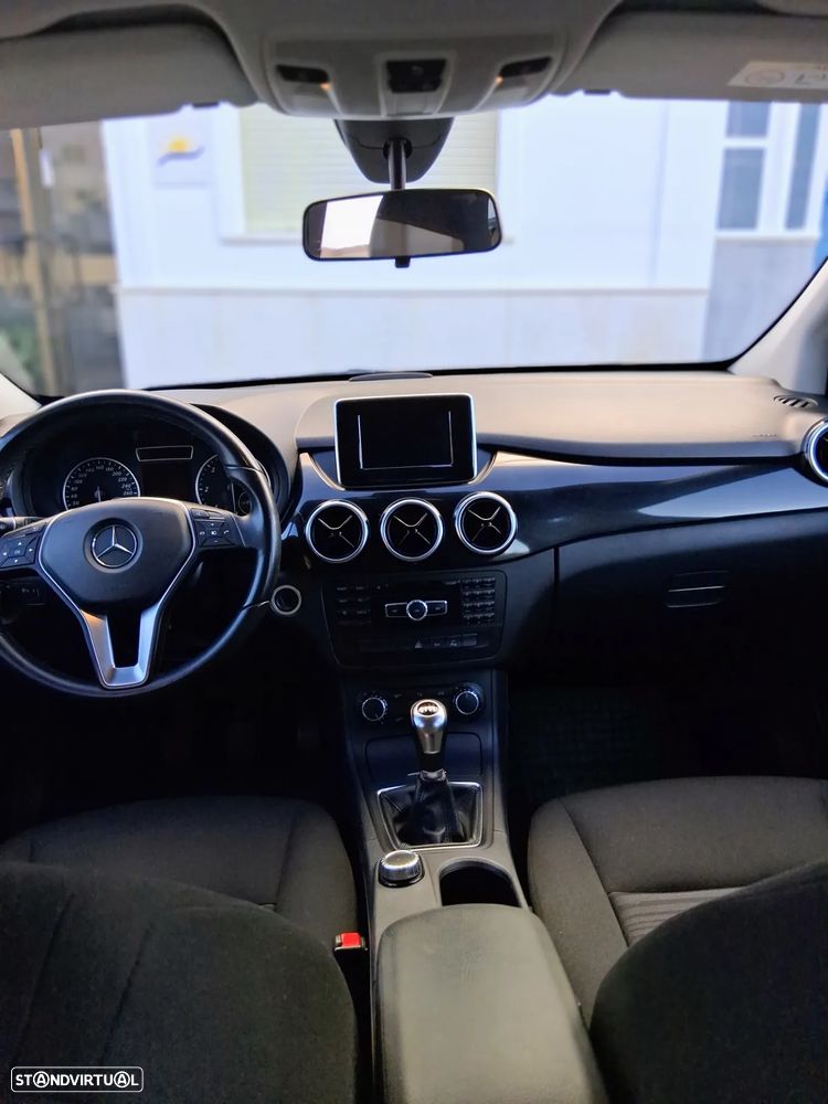 Mercedes-Benz B 180 - 6