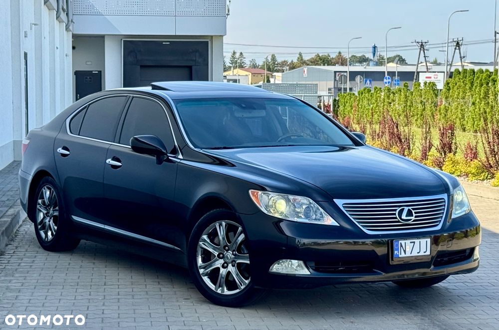 Lexus LS - 33