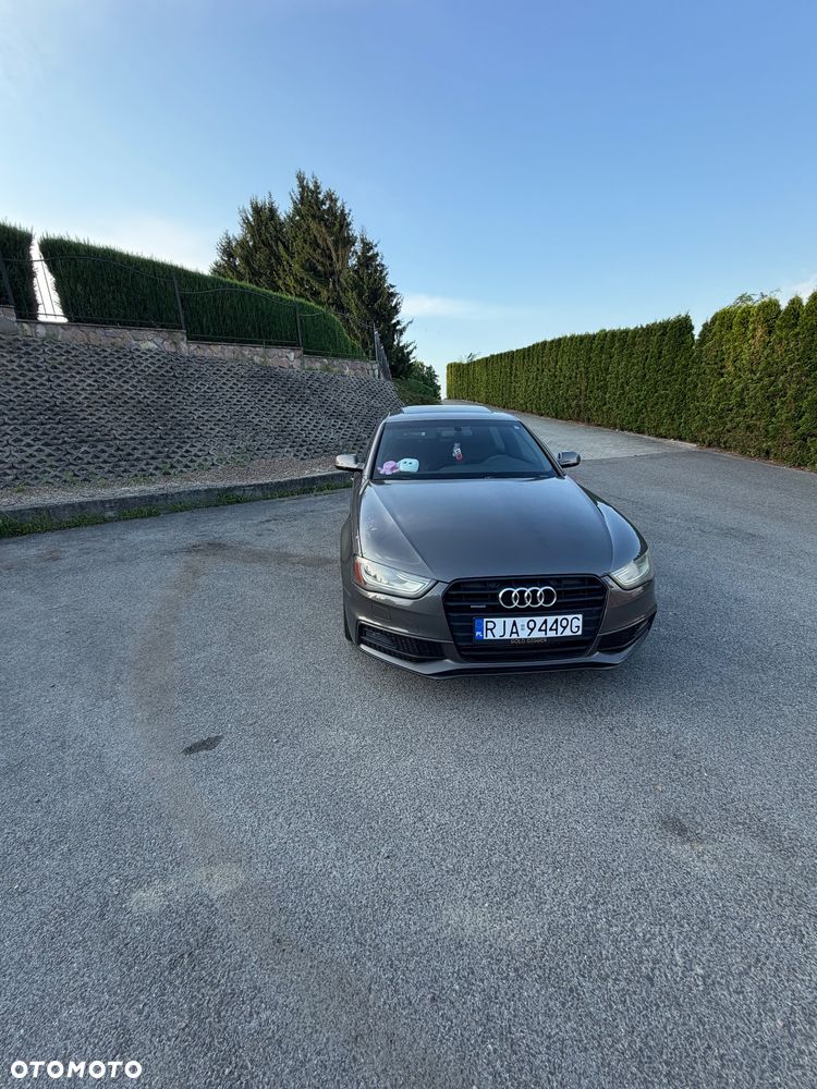 Audi A4 Limousine - 16