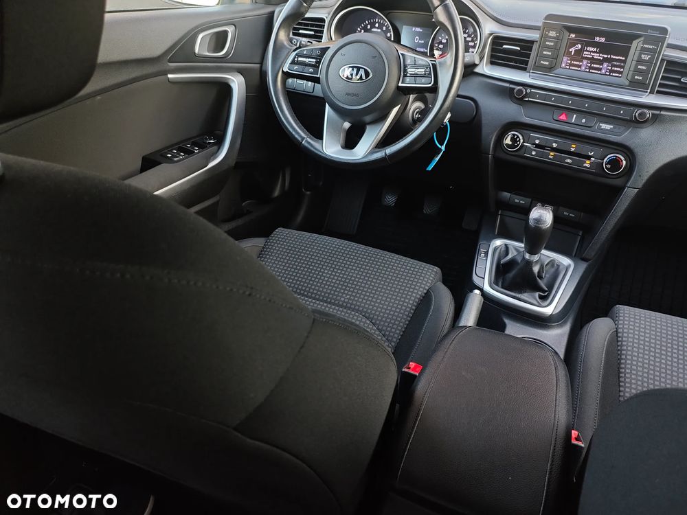 Kia Ceed - 12