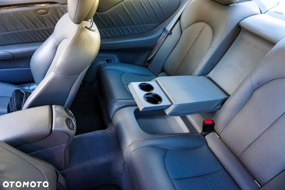 Mercedes-Benz CLK - 22