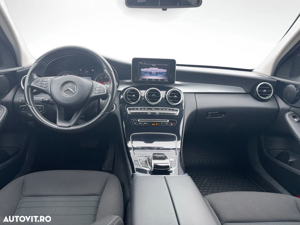 Mercedes-Benz C - 11