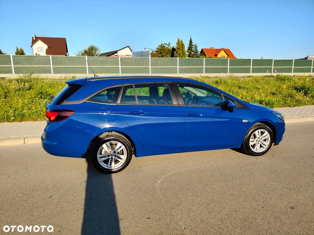 Opel Astra 1.0 T Essentia S&S - 24