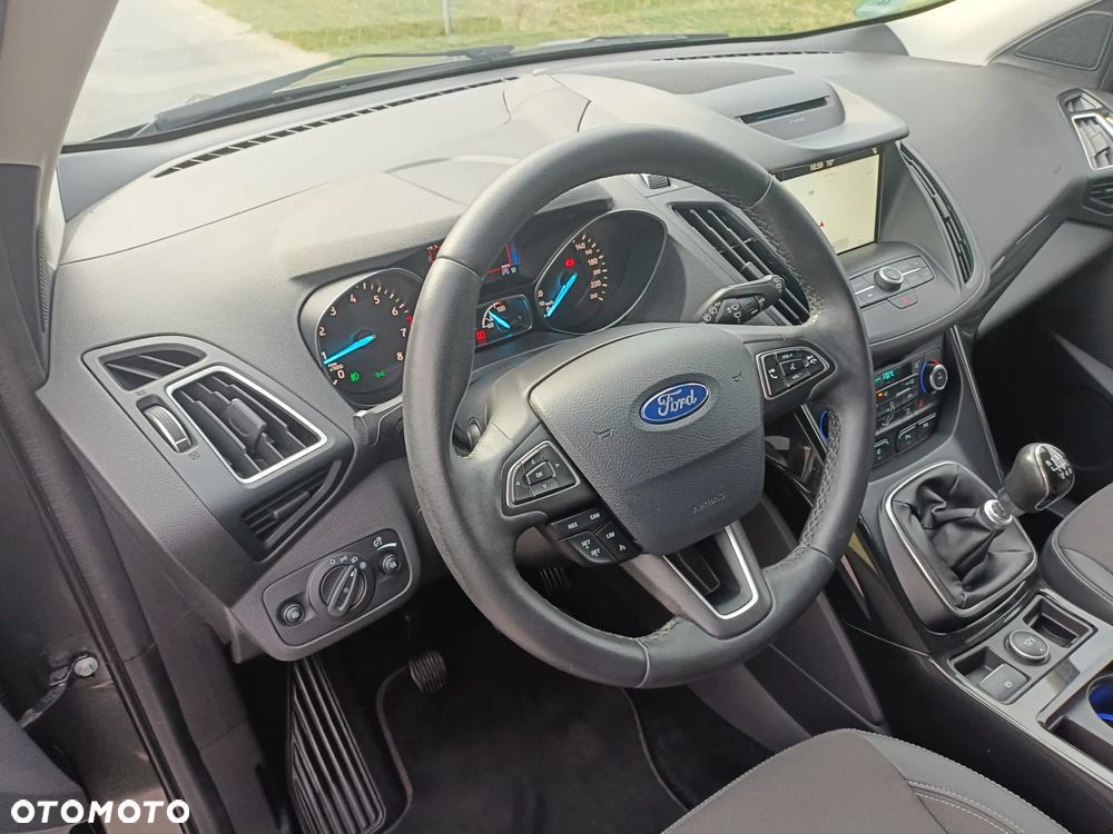 Ford Kuga 1.5 EcoBoost 2x4 Titanium - 27