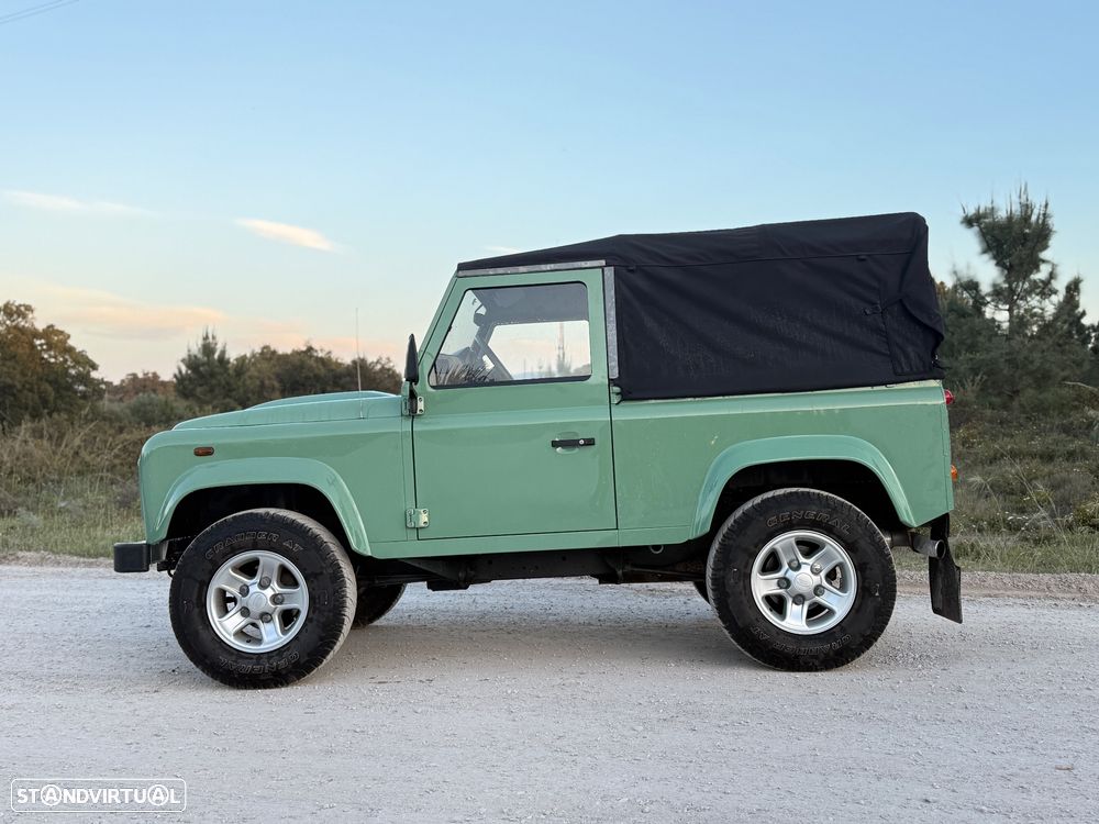 Land Rover Defender 90 2.4 CRD E - 7