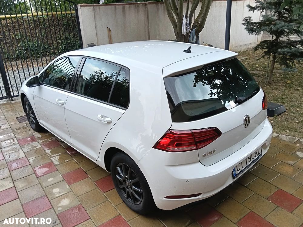 Volkswagen Golf - 5