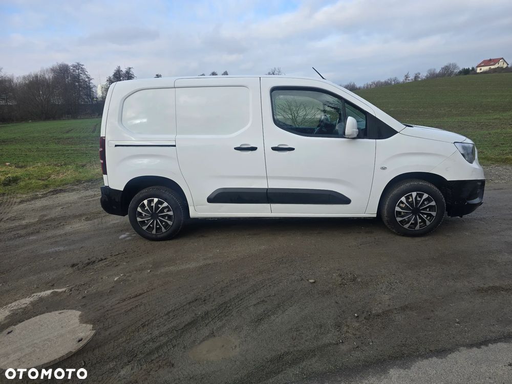 Opel COMBO - 11