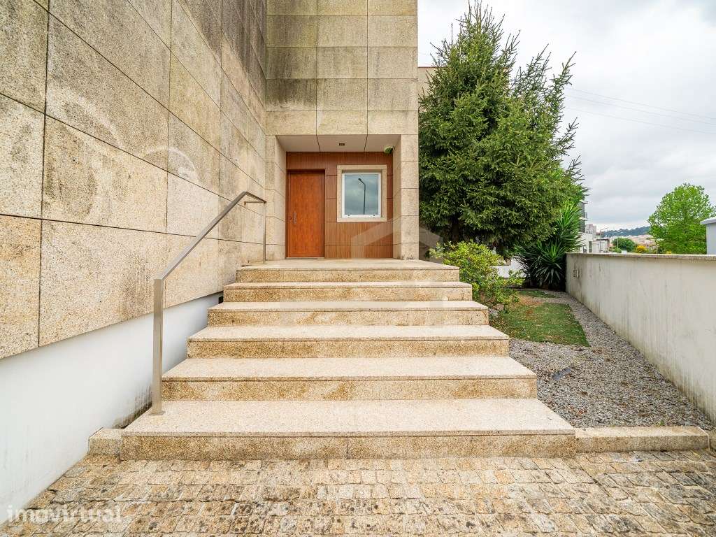 Moradia Gaveto T3 em Braga - Grande imagem: 2/60