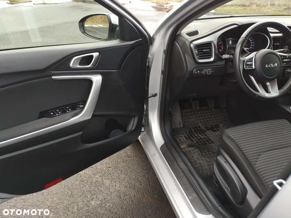 Kia Ceed 1.5 T-GDI M - 10