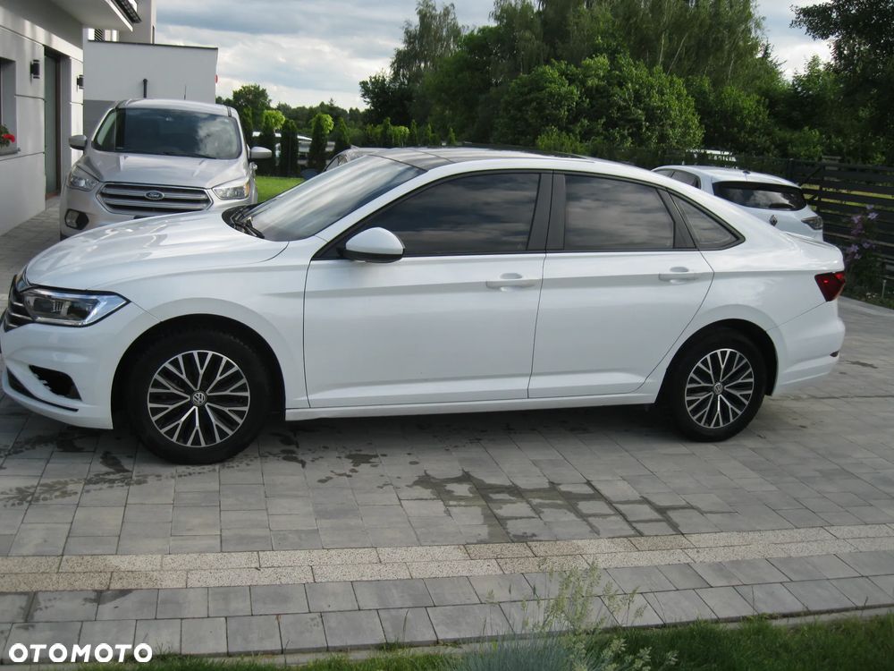 Volkswagen Jetta - 2