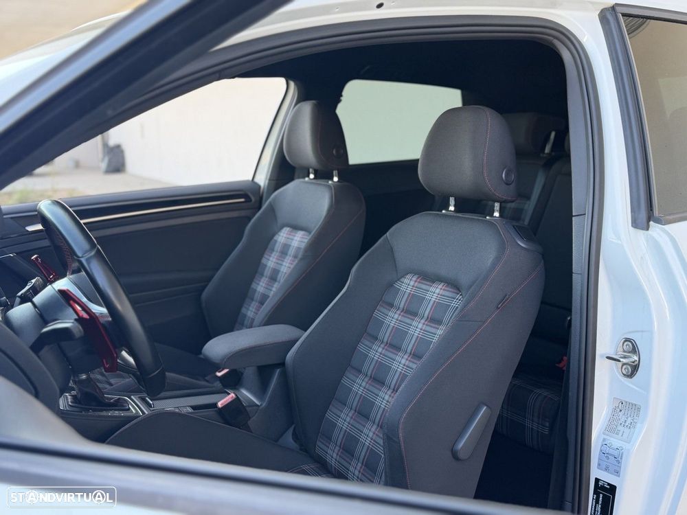 VW Golf 2.0 TSi GTi DSG Performance - 8