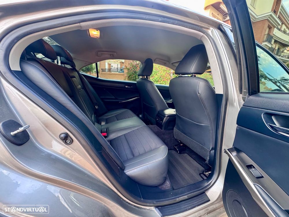 Lexus IS 300H Pack Luxury - 9