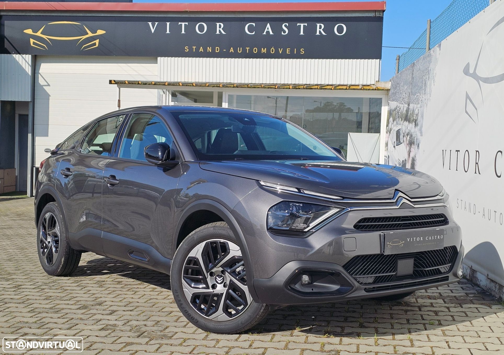 Citroën C4 1.2 PureTech Plus EAT8 - 1