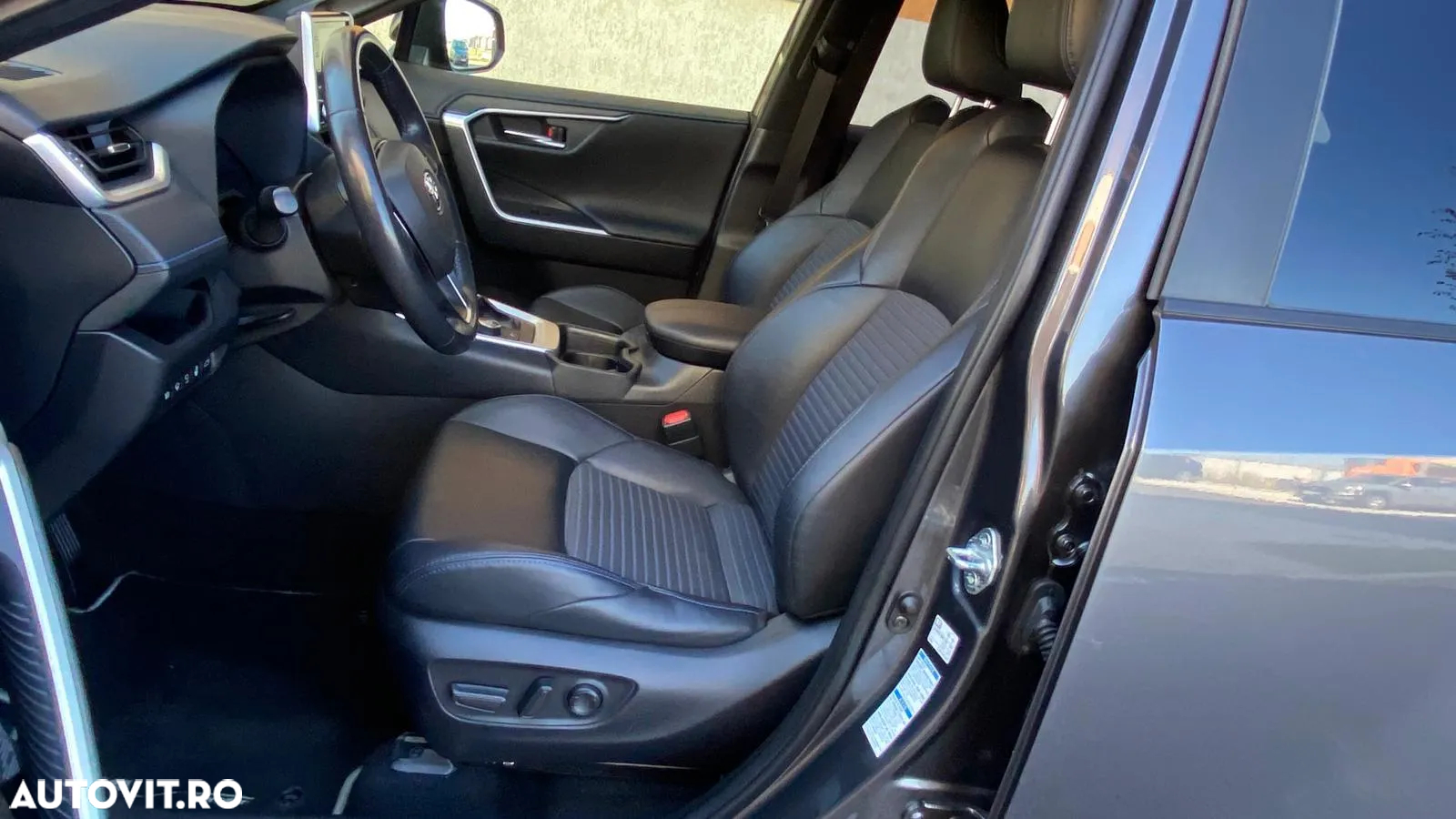 Toyota RAV4 2.5 Hybrid VVT-iE 4x4 Luxury - 13