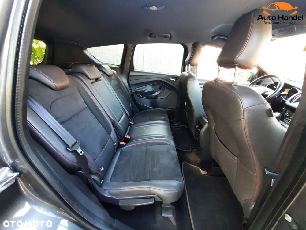 Ford Kuga 1.5 EcoBoost 2x4 ST-Line - 39