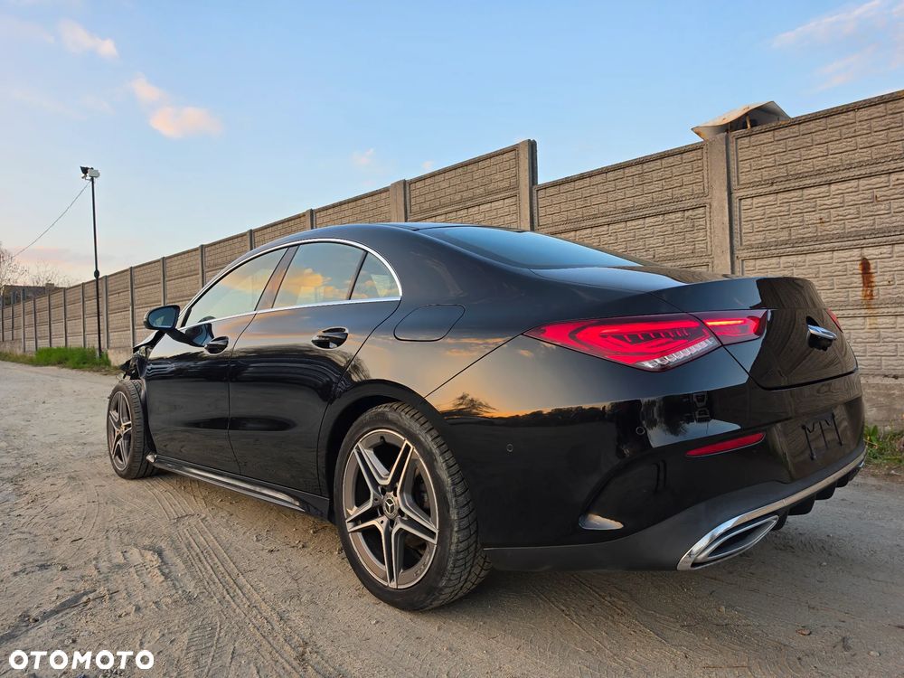 Mercedes-Benz CLA 180 AMG Line - 35