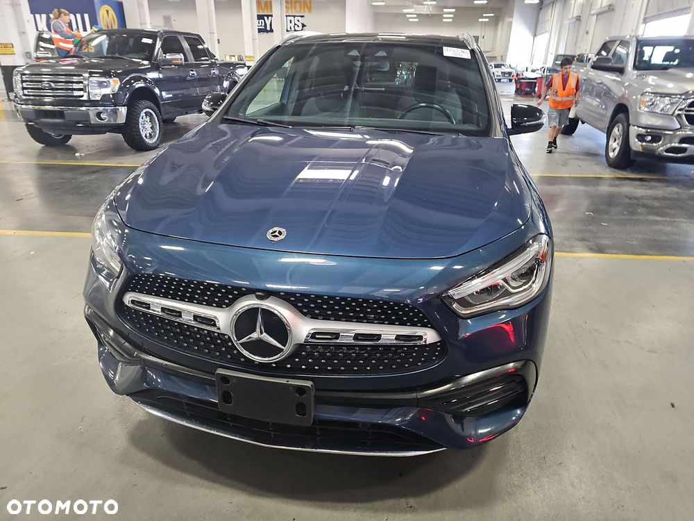 Mercedes-Benz GLA 250 4-Matic - 6