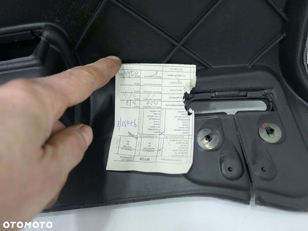 POŁKA TYLNA ROLETA MASERATI QUATTROPORTE V - 15