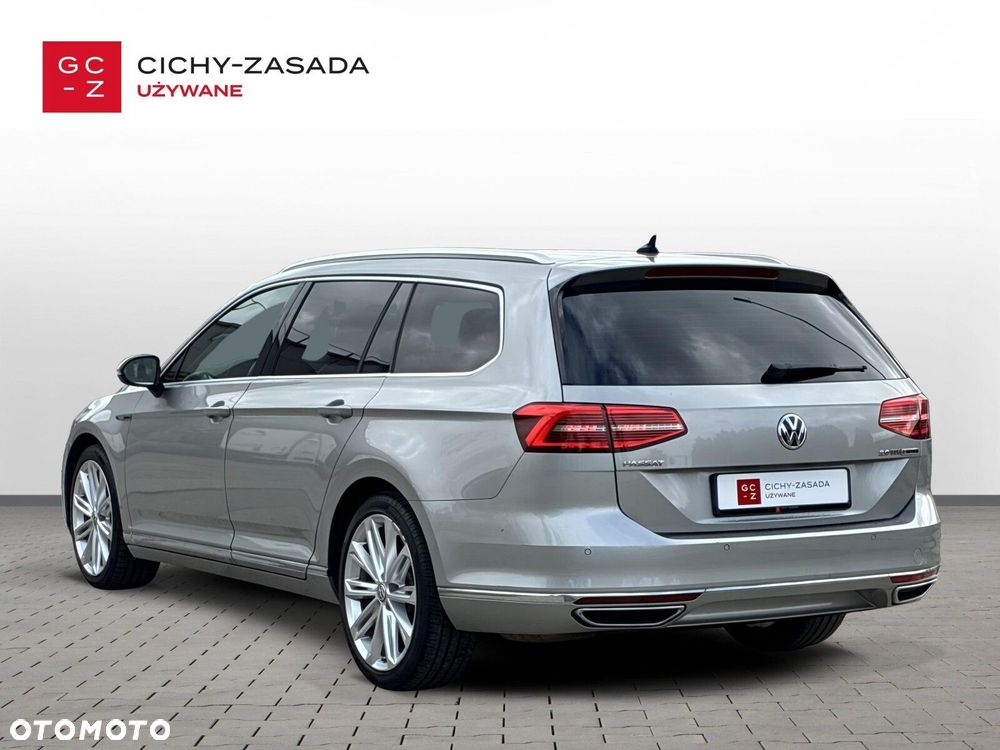 Volkswagen Passat Variant 2.0 TDI Bi-Turbo BMT 4Mot Highline DSG - 4