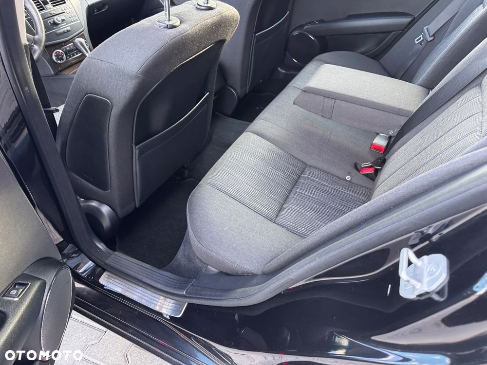 Mercedes-Benz Klasa C 220 CDI DPF Automatik Elegance - 22
