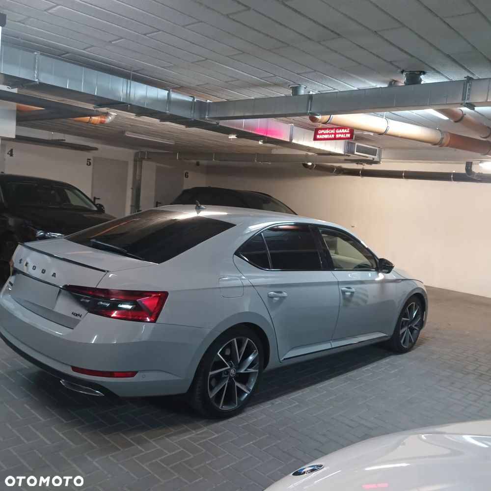Skoda Superb 2.0 TDI SCR 4x4 Sportline DSG - 4