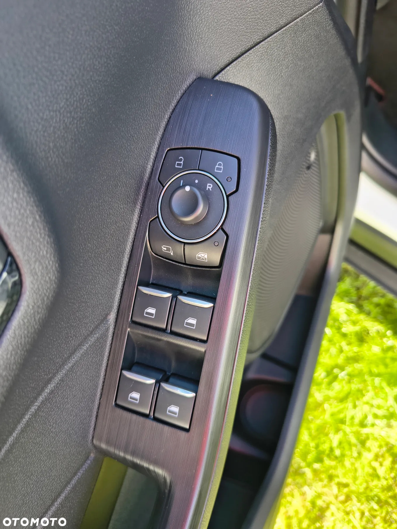 Ford Kuga 2.5 Duratec PHEV ST-LINE X - 31