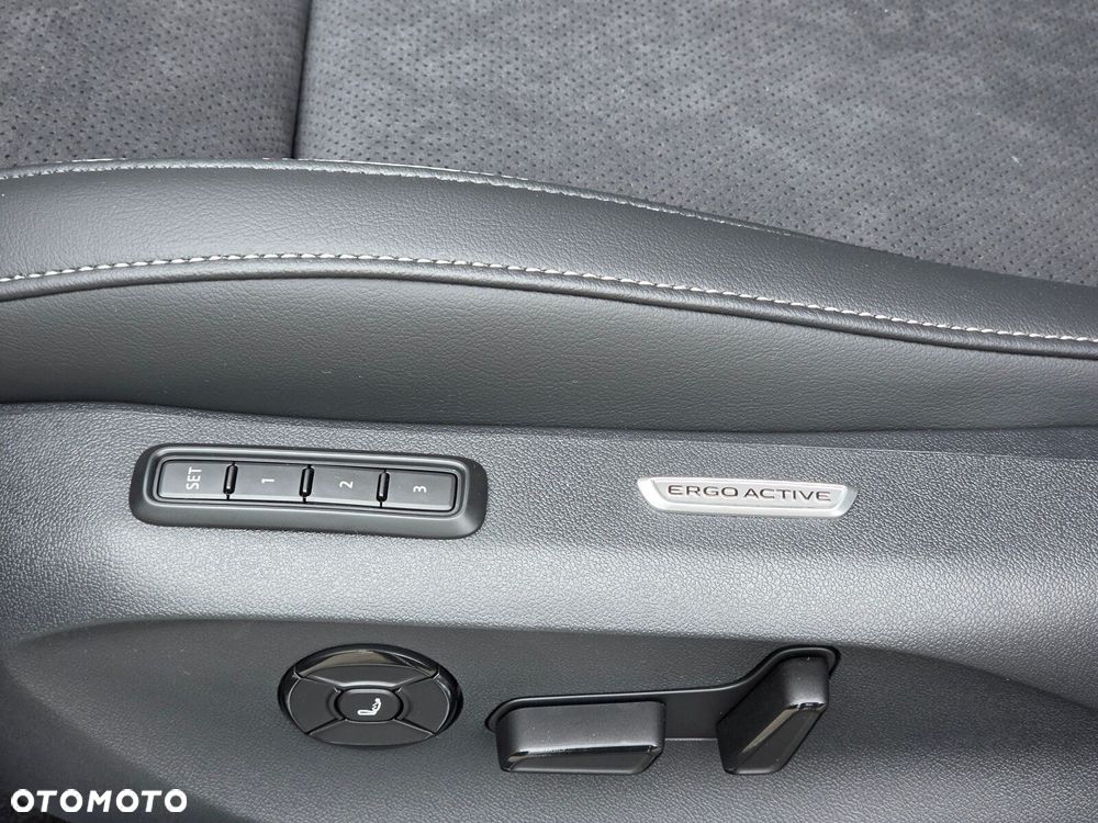 Volkswagen Passat Variant 1.5 TSI eHybrid PHEV 150kW Business Plus DSG - 23