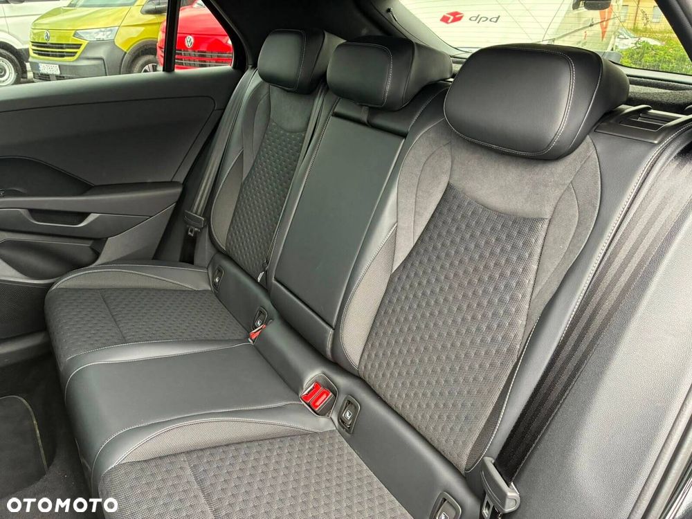 Volkswagen T-Roc - 7