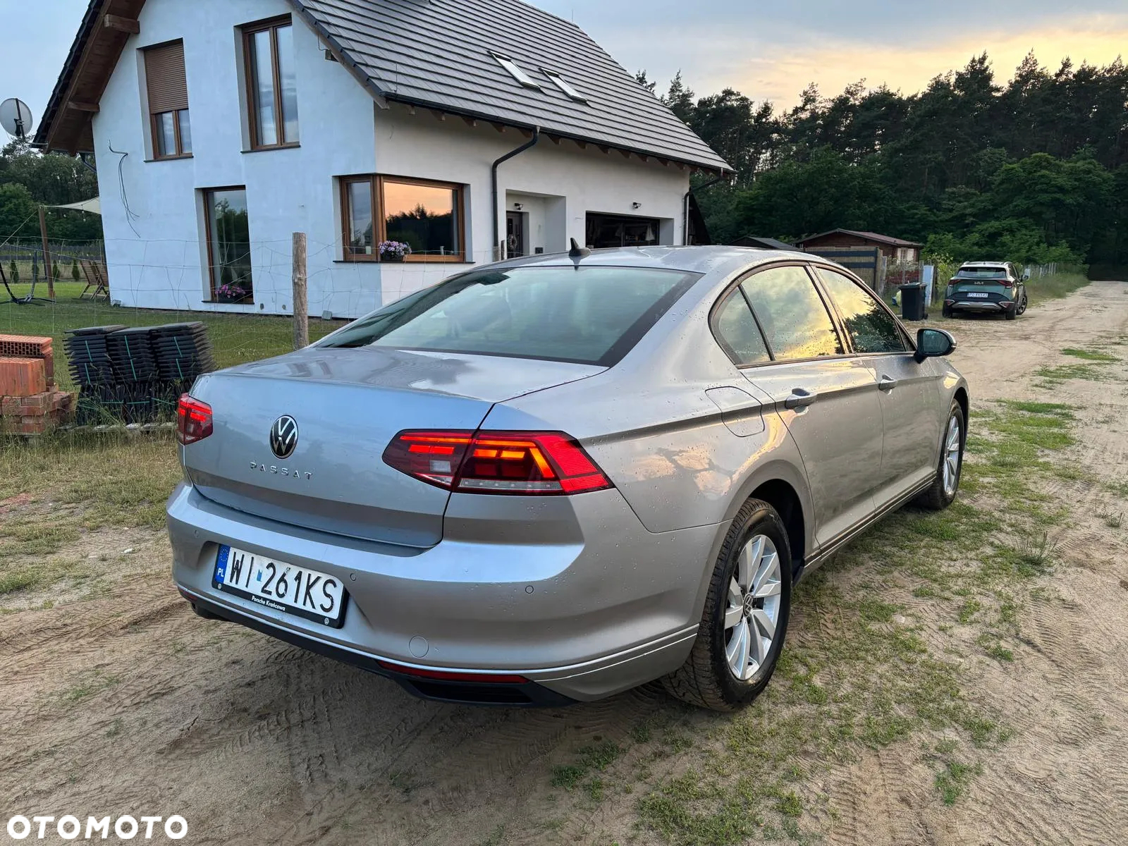 Volkswagen Passat - 4