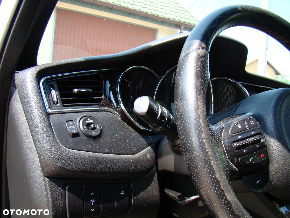 Kia Ceed 1.6 T-GDI GT - 17