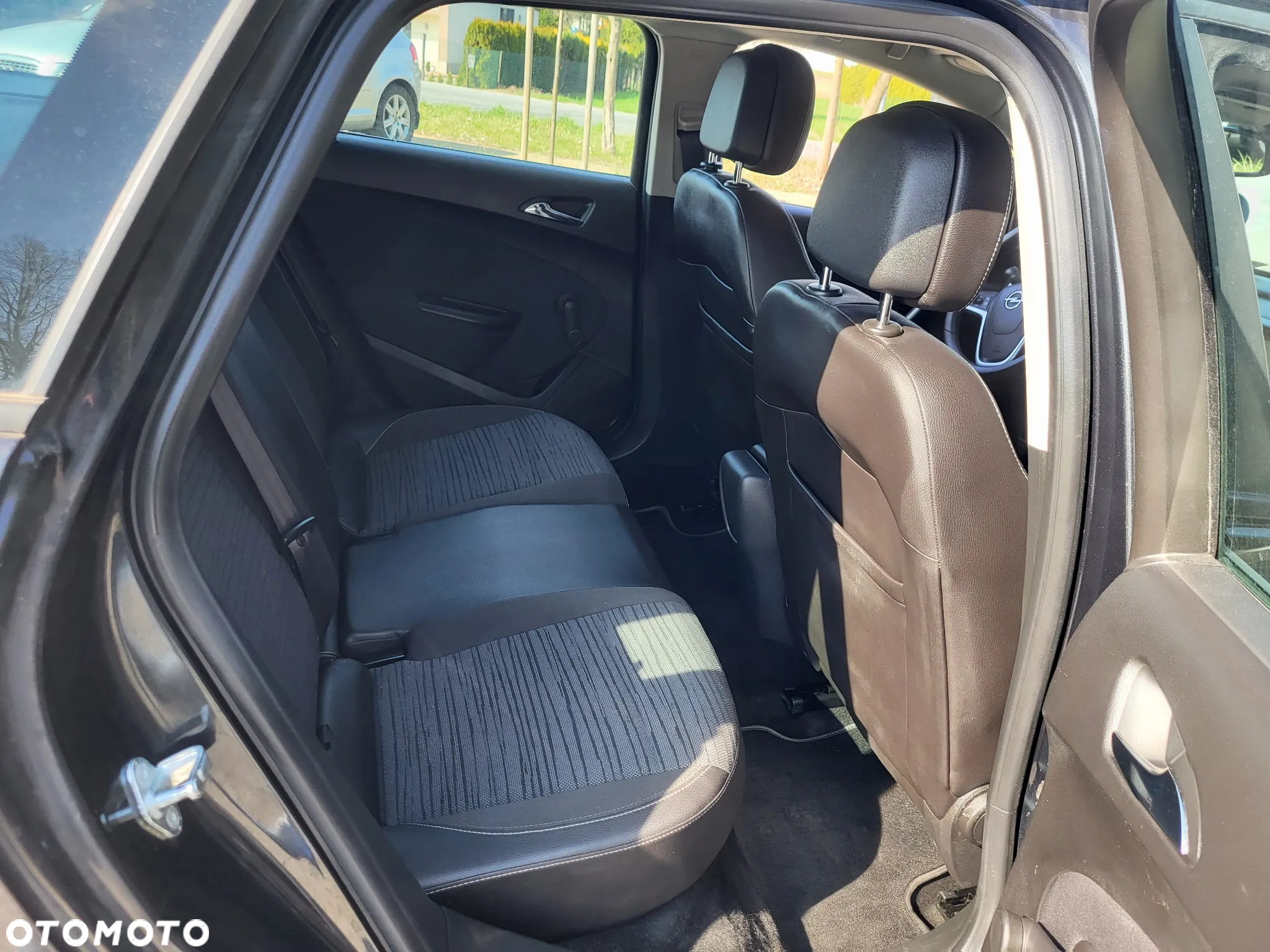 Opel Astra IV 1.4 T Cosmo - 22