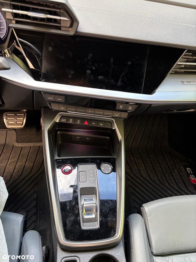 Audi S3 S tronic - 12