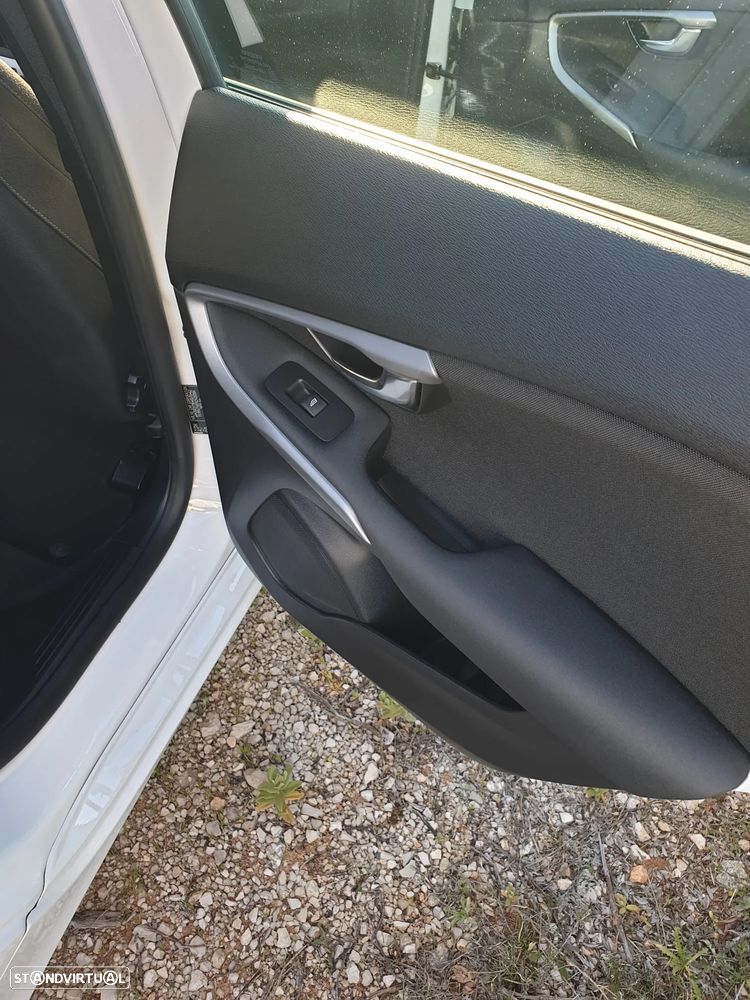 Volvo V40 2.0 D2 Kinetic - 14