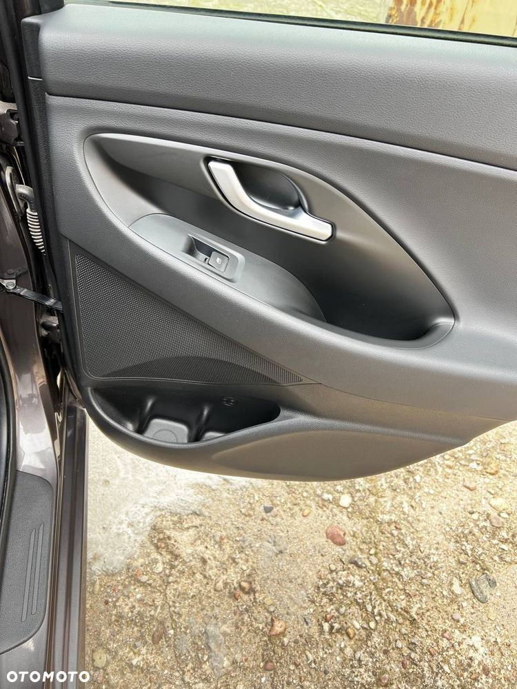 Hyundai i30 1.6 D GO Plus DCT - 9