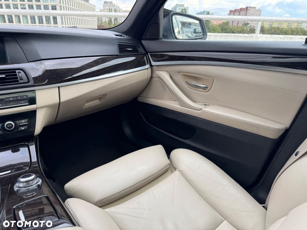 BMW Seria 5 528i - 20