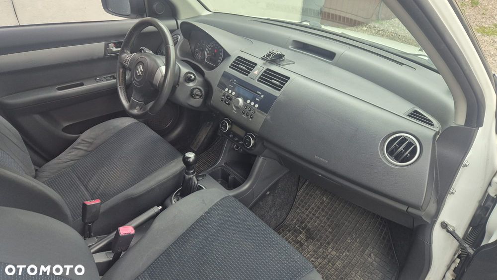 Suzuki Swift 1.3 DDiS GLX / Comfort - 9